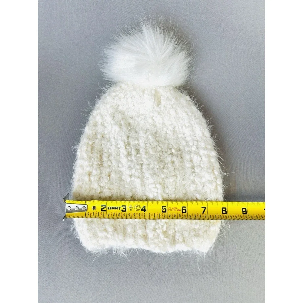 Old Navy Faux‎ Fur Women's Beanie Winter Hat With Pom White NEW With Tags